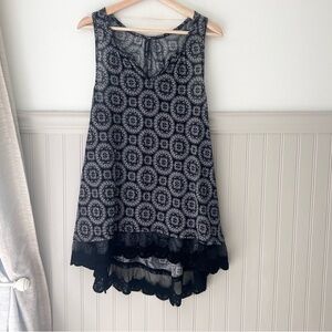 Massini Size Medium Black and White Lightweight Sleeveless Tunic